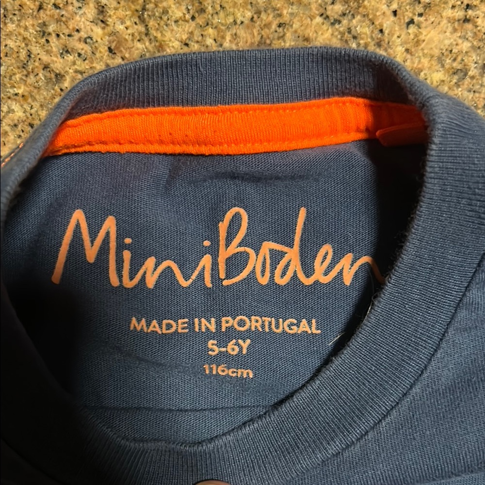 Mini Boden Navy Blue T-Shirt with embroidered Frog Design - Picture 2 of 2